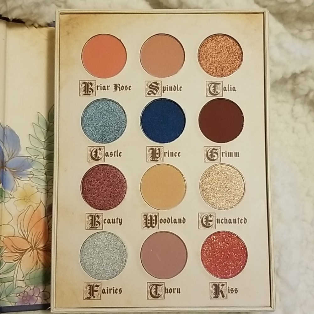 Story Book Cosmetic Little Briar Rose - BNIB